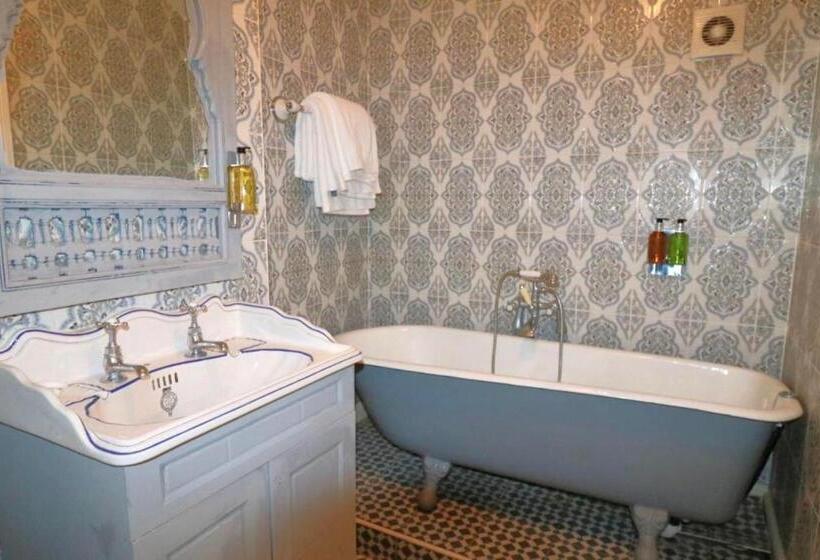 غرفة قياسية, Ebenezer S Place