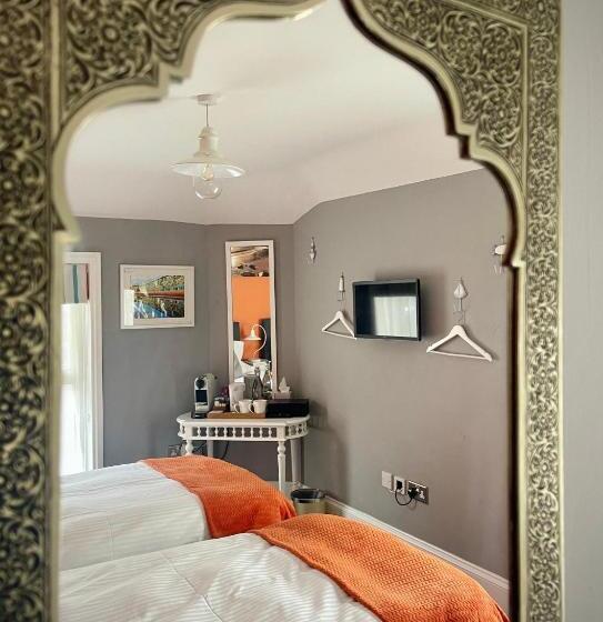 غرفة قياسية, Ebenezer S Place