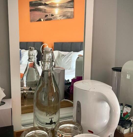 غرفة قياسية, Ebenezer S Place