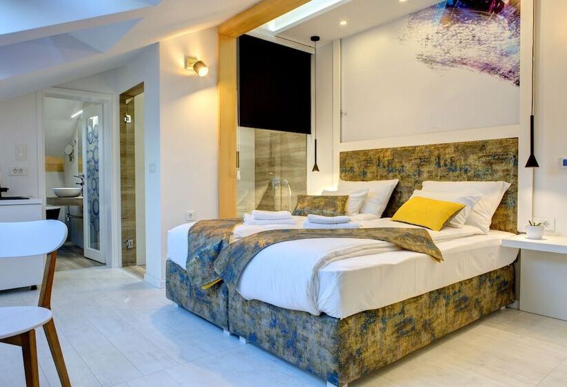 Deluxe Room Mountain View, Diamond Rain Boutique