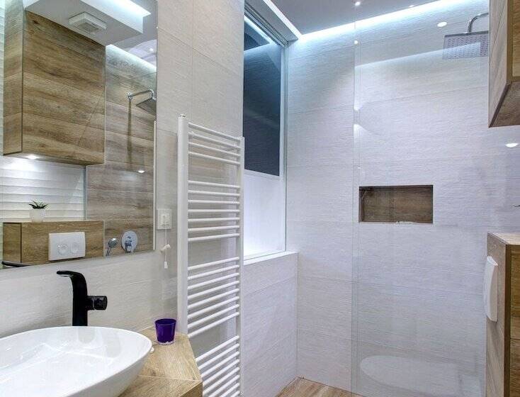 اتاق سوپریور سه تخته, Diamond Rain Boutique