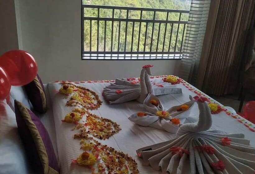 デラックスルーム, Cross Winds West