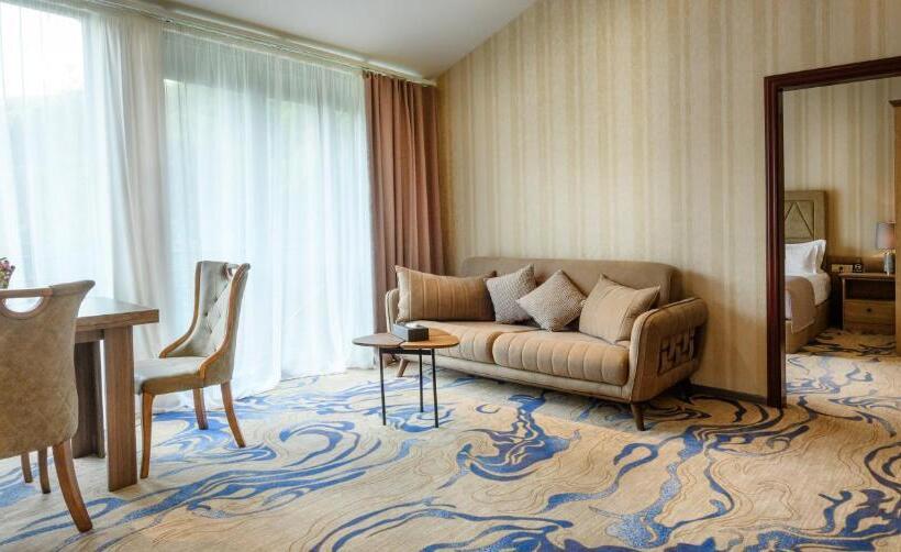 سوئیت جونیور با چشم‌انداز کوهستان, Aurora Resort By Stellar Hotels, Tsaghkadzor