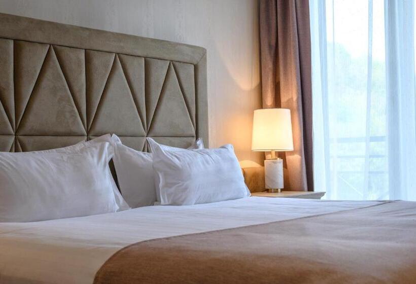 سوئیت با تخت بزرگ, Aurora Resort By Stellar Hotels, Tsaghkadzor