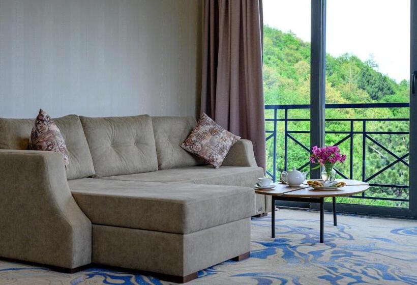 سوئیت با تخت بزرگ, Aurora Resort By Stellar Hotels, Tsaghkadzor