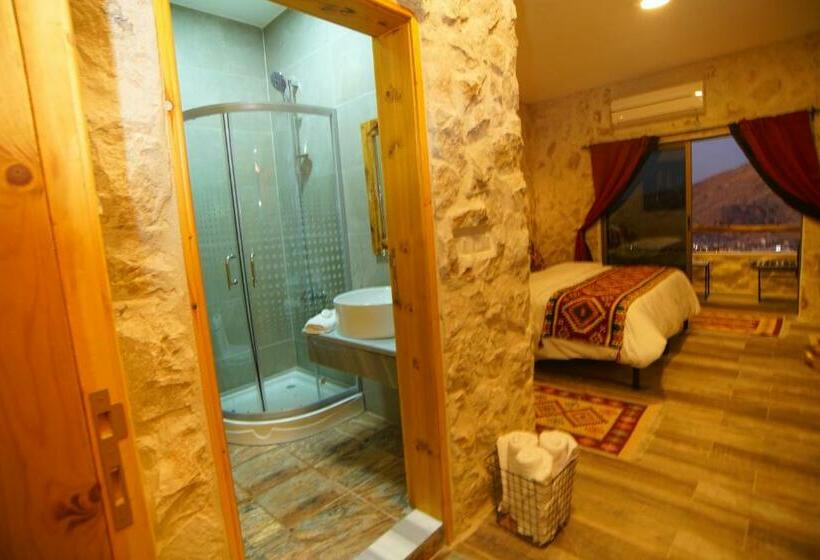 اتاق استاندارد با چشم‌انداز کوهستان, Infinity Lodge