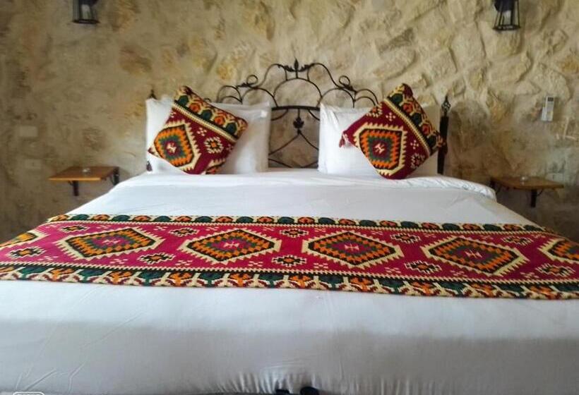 اتاق استاندارد با چشم‌انداز کوهستان, Infinity Lodge