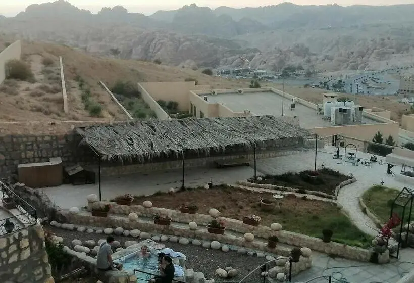 اتاق استاندارد با چشم‌انداز کوهستان, Infinity Lodge