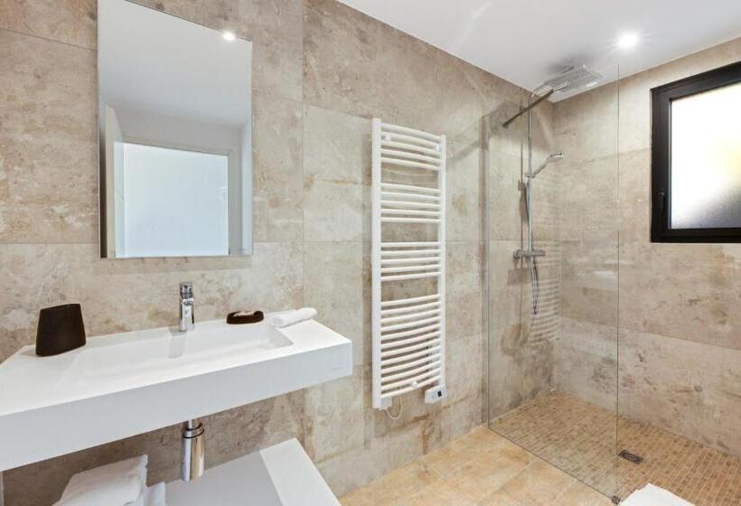 Номер Deluxe Вид на Море, Le Jardin D'emile