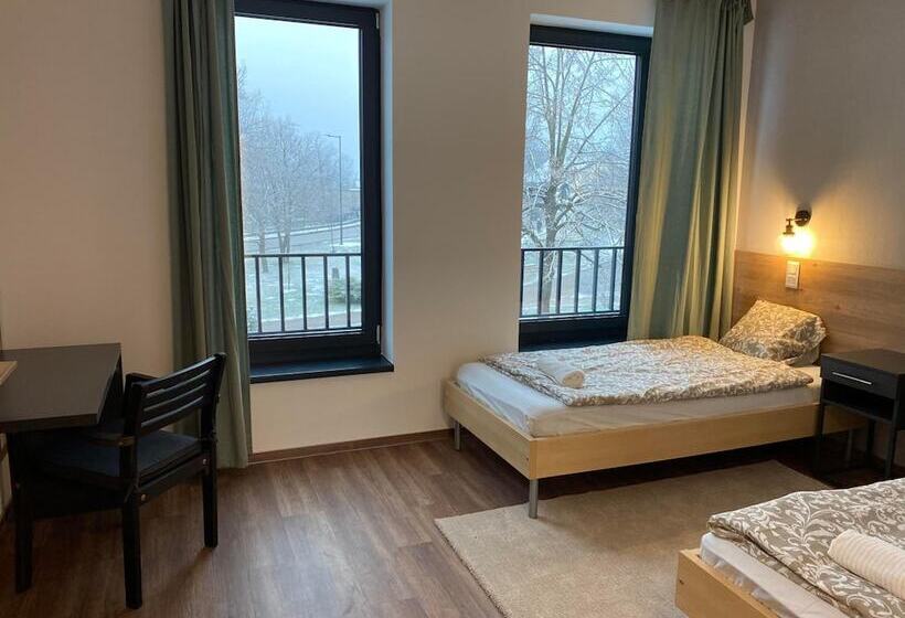 غرفة ديلوكس, Ludwig