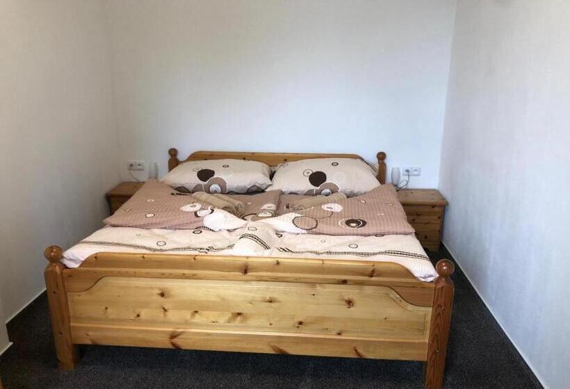 2ベッドルームアパートメント, Kubovka 63