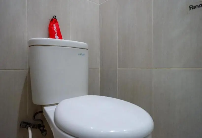デラックスルーム, Reddoorz @ Hotel Bravo Pantai Kamali Bau Bau