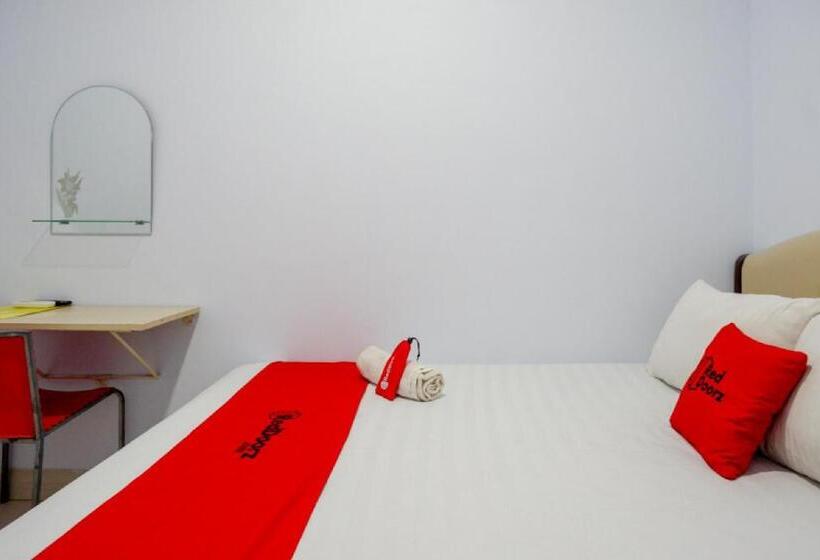 디럭스 룸, Reddoorz @ Hotel Bravo Pantai Kamali Bau Bau