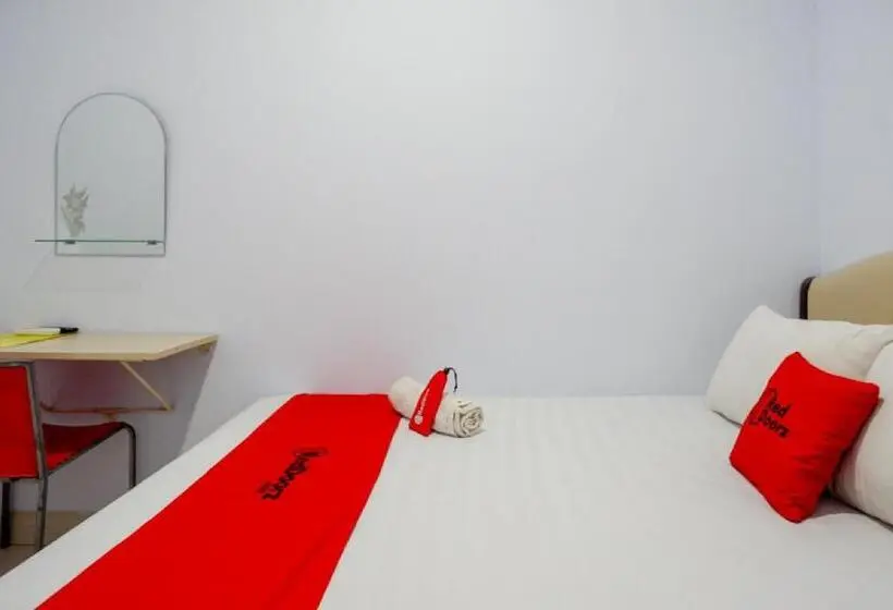 デラックスルーム, Reddoorz @ Hotel Bravo Pantai Kamali Bau Bau