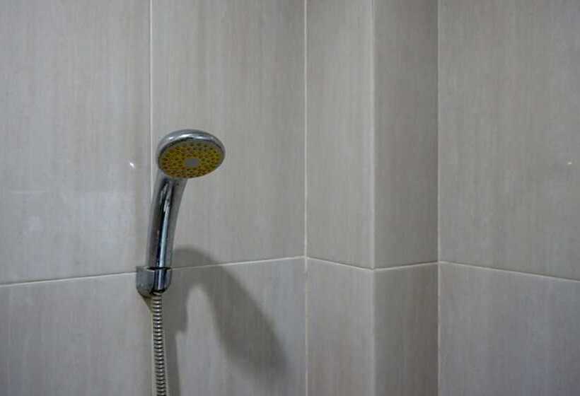 غرفة قياسية, Reddoorz @ Hotel Bravo Pantai Kamali Bau Bau