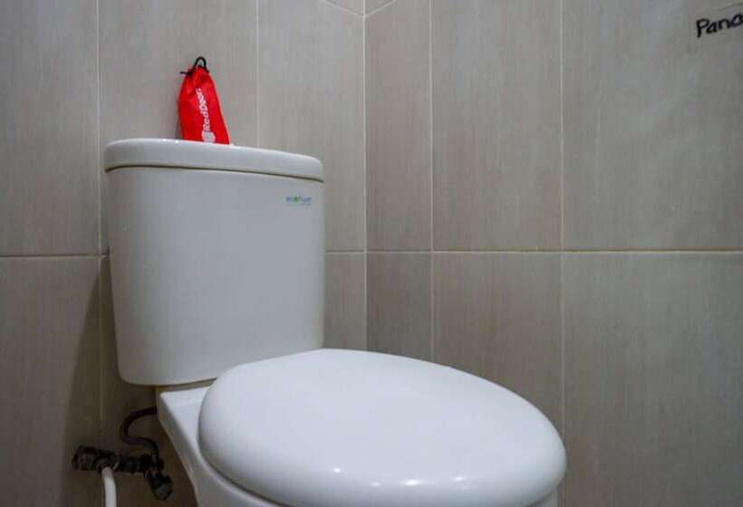 غرفة ديلوكس, Reddoorz @ Hotel Bravo Pantai Kamali Bau Bau