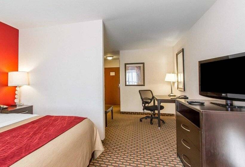 جناح, Comfort Inn & Suites Shawnee North Near I40