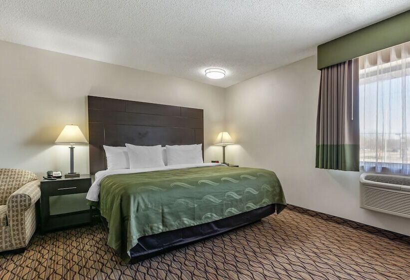 جناح, Quality Inn New London