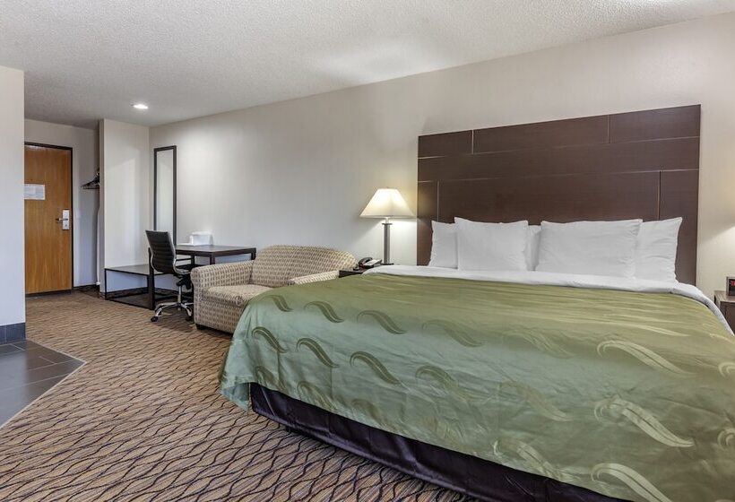 جناح, Quality Inn New London