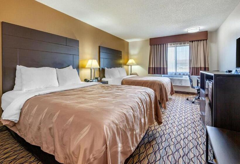 غرفه قياسيه سريرين مزدوجين, Quality Inn New London