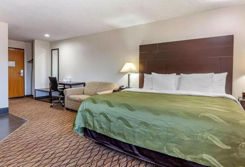 キングサイズベッドのスイートルーム, Quality Inn New London