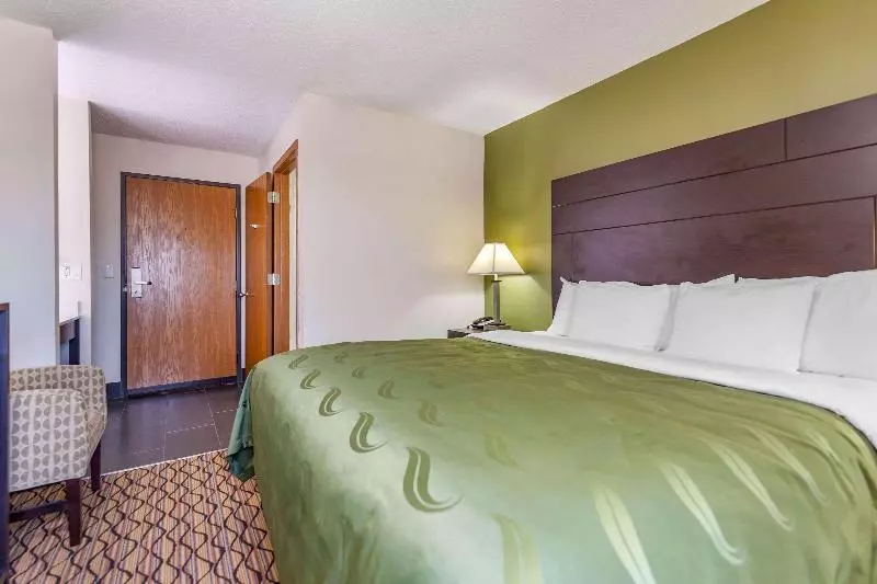 キングサイズベッドのスタンダードルーム, Quality Inn New London