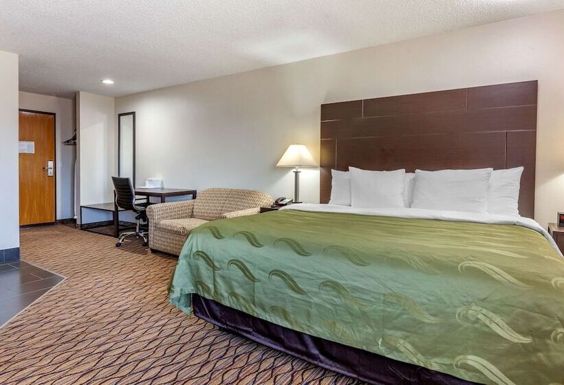 جناح, Quality Inn New London