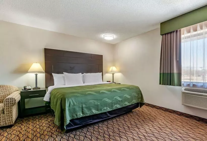 スイート, Quality Inn New London