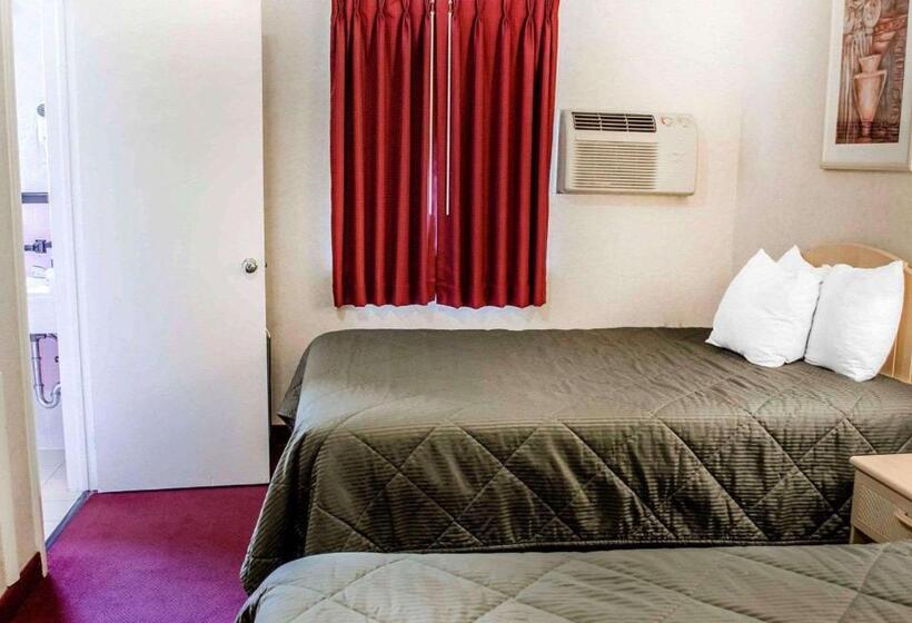 Номер Стандарт 2 Двуспальные Кровати, Rodeway Inn