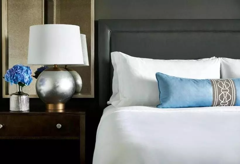 キングサイズベッドのスタンダードルーム, The Ritzcarlton, Tysons Corner