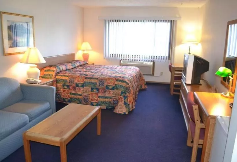 キングサイズベッドのスタンダードルーム, Sky Lodge Inn & Suites  Delavan