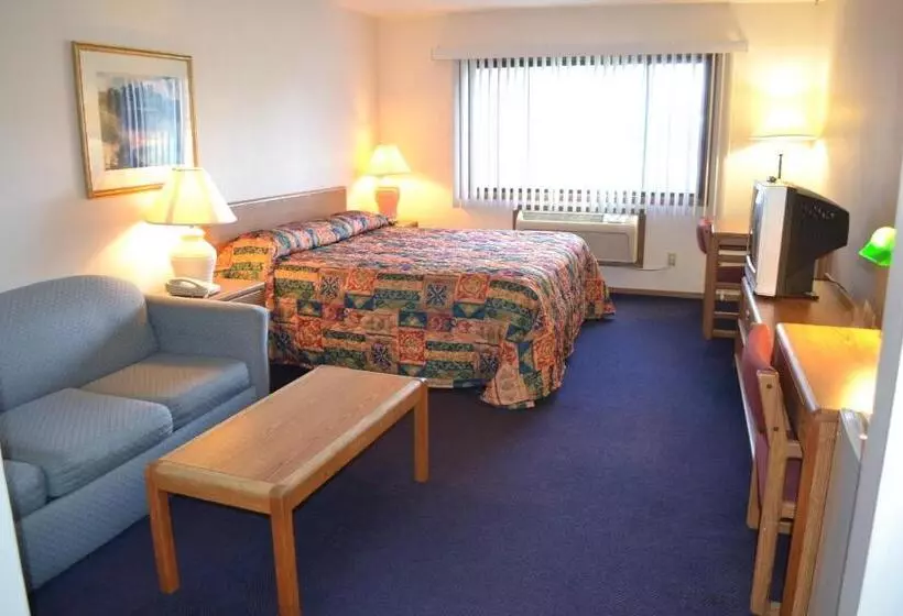 キングサイズベッドのスタンダードルーム, Sky Lodge Inn & Suites  Delavan