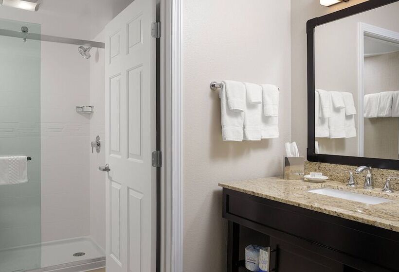 جناح, Residence Inn Boston Foxborough