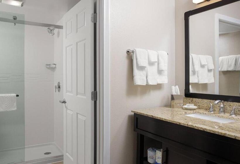 جناح, Residence Inn Boston Foxborough