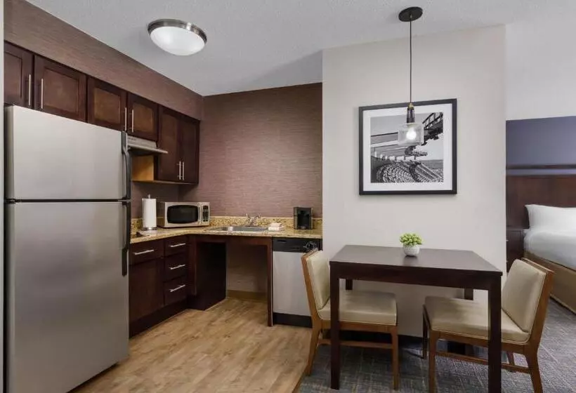 استودیوی استاندارد, Residence Inn Boston Foxborough