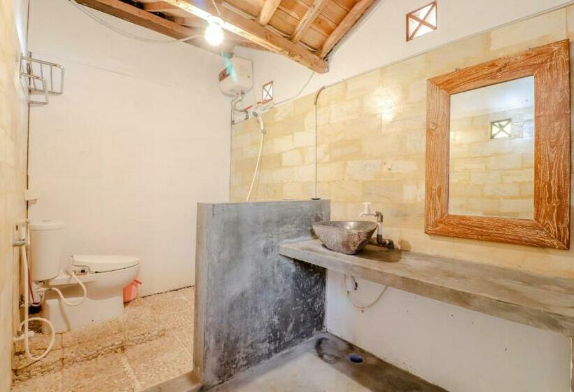 キングサイズベッドのスタンダードルーム, Adinda Beach Hotel And Villa