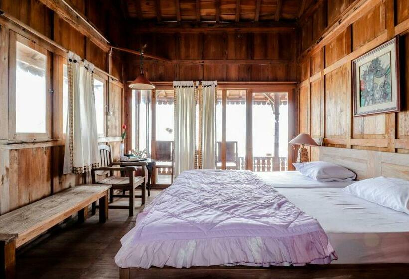 キングサイズベッドのデラックスルーム, Adinda Beach Hotel And Villa