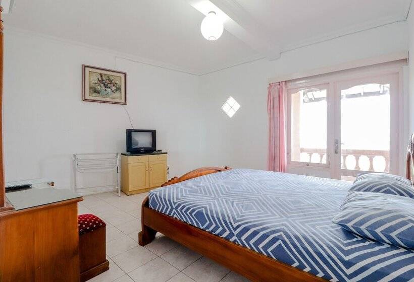 デラックスルーム, Adinda Beach Hotel And Villa