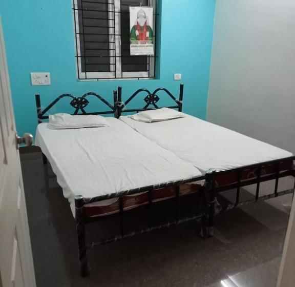 Perhesviitti, Allamanda Abode