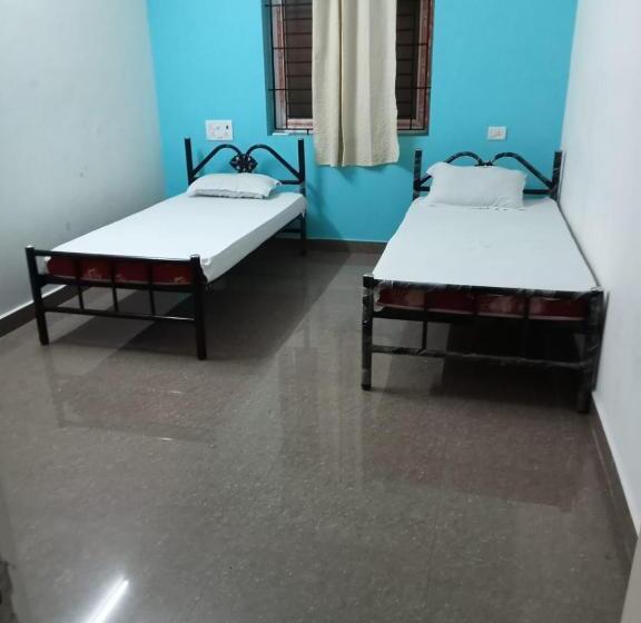 Perhesviitti, Allamanda Abode