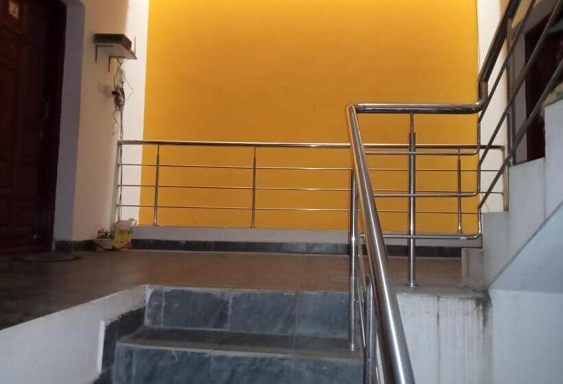 Perhesviitti, Allamanda Abode