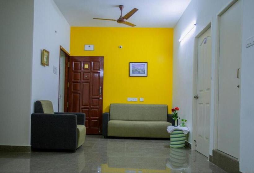 Perhesviitti, Allamanda Abode