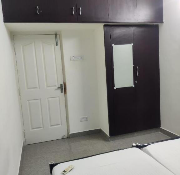 Superior-huone, Allamanda Abode