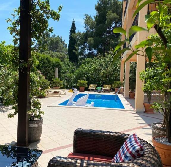 آپارتمان 1 خوابه, Apartments Villa Viktoria