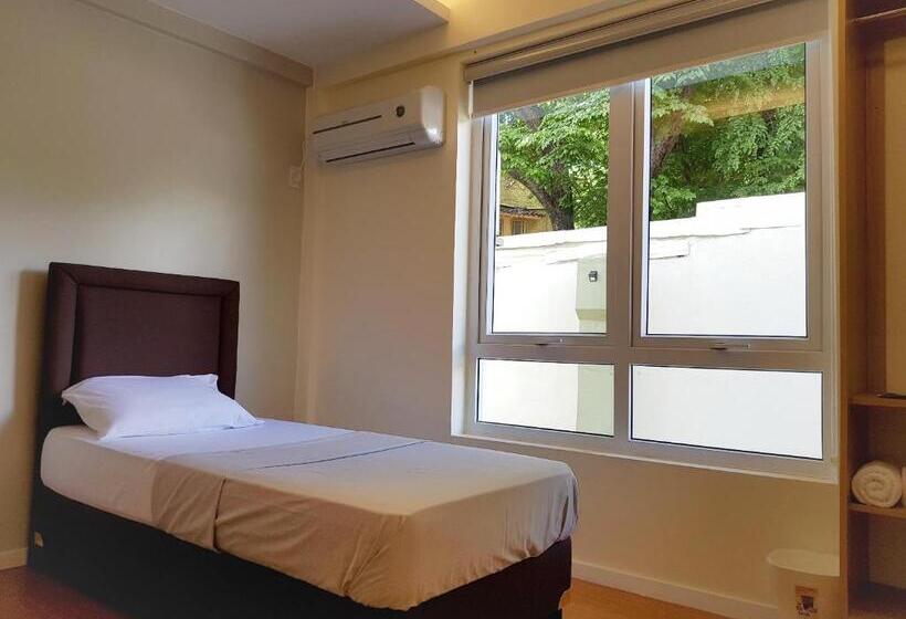 اتاق استاندارد یک نفره, The Leaf House