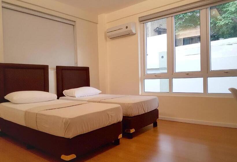 اتاق استاندارد, The Leaf House