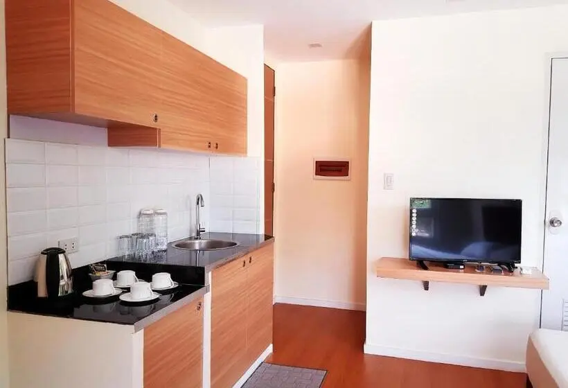 スタンダード4人部屋, The Leaf House