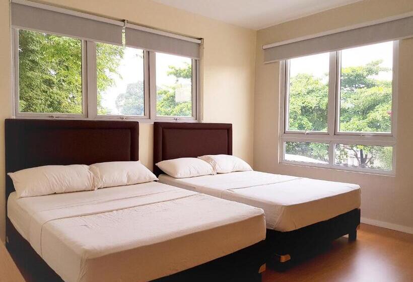 اتاق استاندارد چهار تخته, The Leaf House