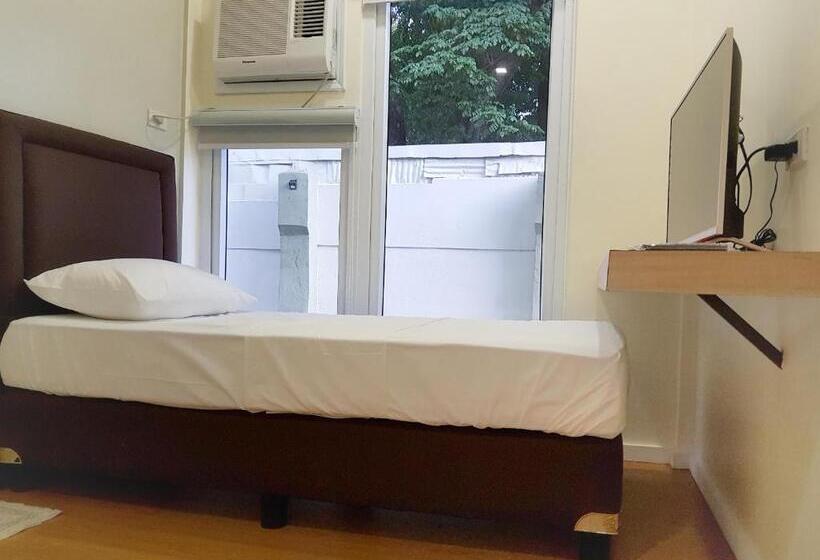 اتاق لوکس, The Leaf House