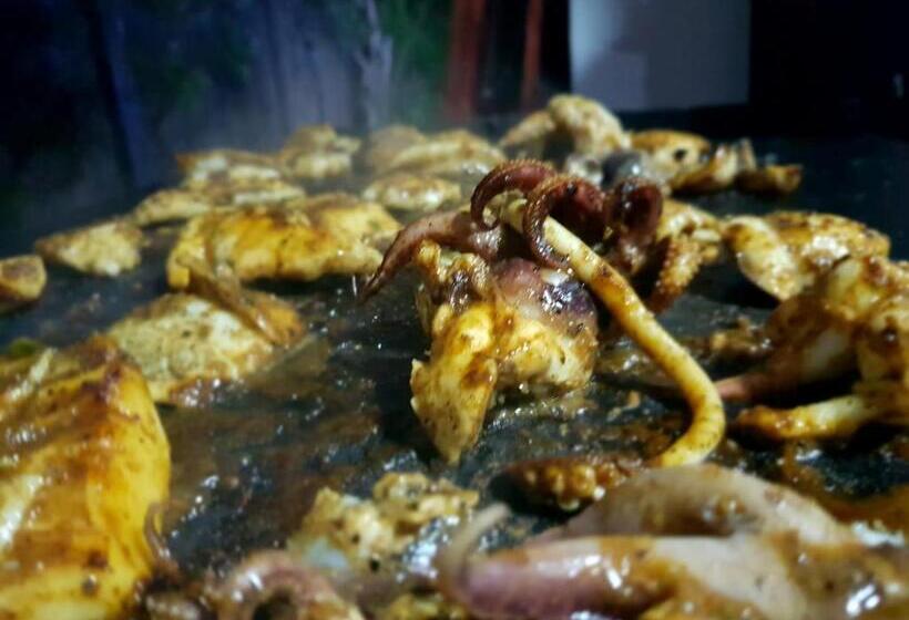 Deluxe Rum, Walkers Hostel